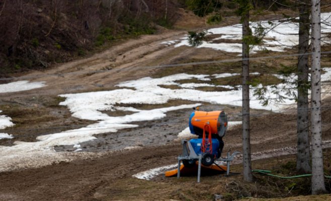 Снег тает, но некоторые горнолыжные курорты держатся