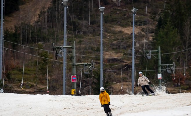 Снег тает, но некоторые горнолыжные курорты держатся