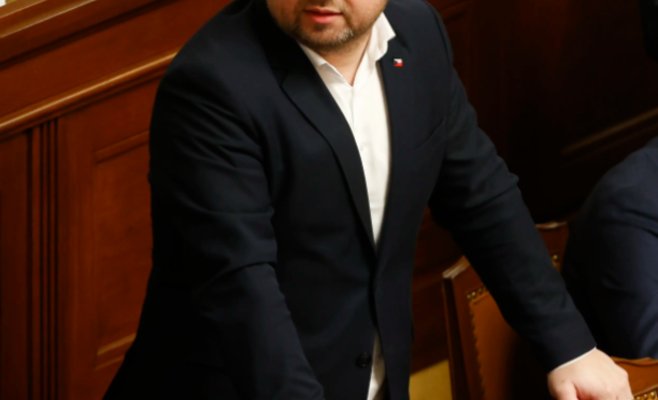 Правительство отложит введение новых правил работы по контракту