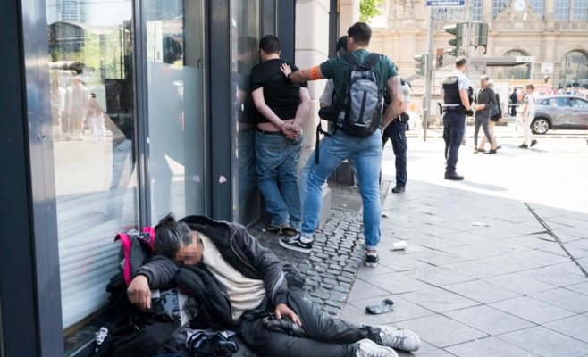 Наркотический ад во Франкфурте: наркоманы шатаются по улицам, как зомби