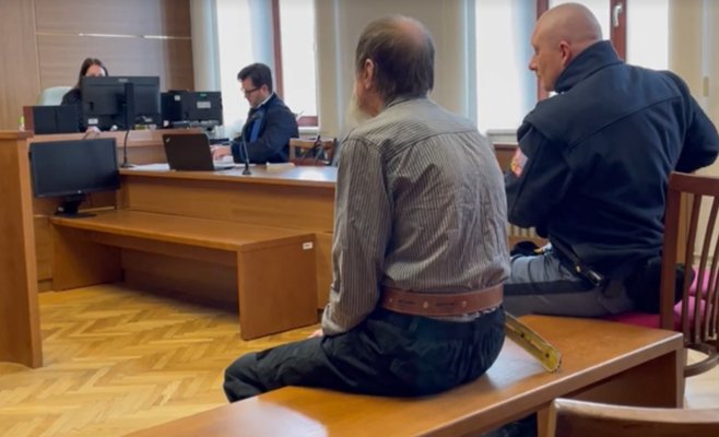 Пенсионер изнасиловал накачанную наркотиками 12-летнюю девочку, говорится в обвинительном заключении