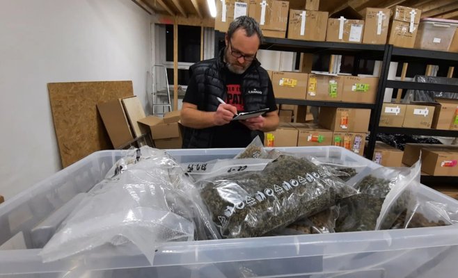 Им запретили продавать HHC, и теперь остравская компания потребует от государства миллионы в качестве возмещения ущерба