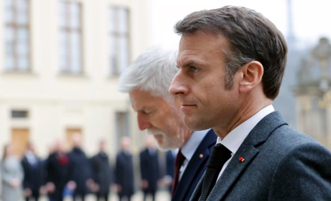 Макрон в Праге: Россия не должна победить