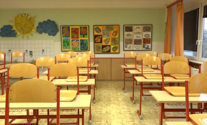 Школьный сторож совершил попытку самоубийства в южной Богемии. Он выстрелил в себя во время урока.