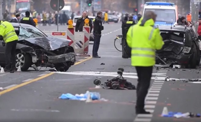 Водитель-пенсионер сбил туристку на пешеходном переходе в Берлине. Мать и четырехлетний ребенок не выжили