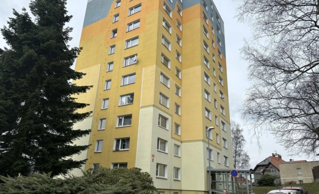 Согласно обвинительному заключению, он задушил свою тетю и вырвал ей золотые зубы. Ничего не планировалось, вспоминает он.