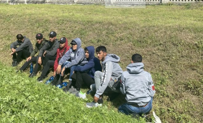 Они едут через Чехию и все утверждают, что родились 1 января в Сирии.