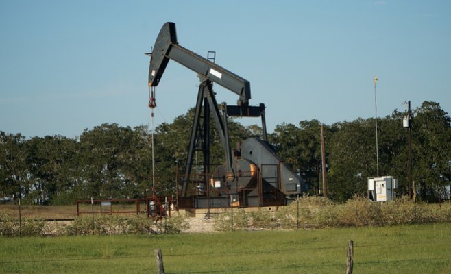 США призывает Украину прекратить атаки на российские нефтеперерабатывающие заводы.