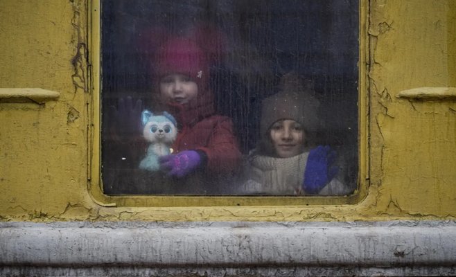 Из 20 000 похищенных детей в Украину вернулись 400. Остальные подвергаются насильственной русификации