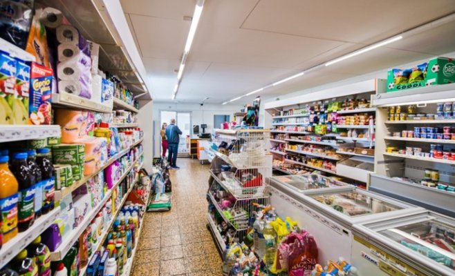 Продажи в магазинах выросли в феврале, но покупатели осторожничают