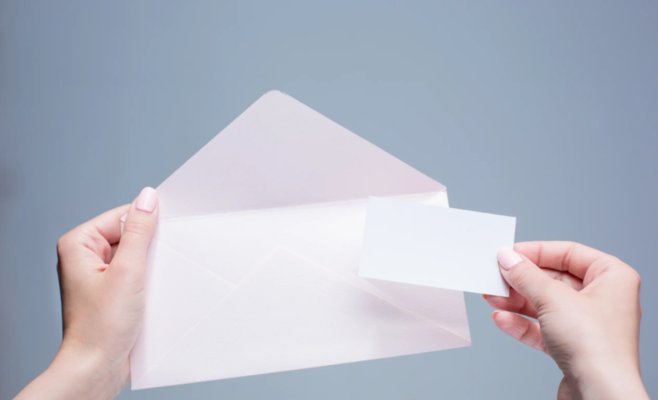 Член совета Праги 5 получил конверт с деньгами. Он сказал, что это не коррупция, и не стал звонить в полицию.