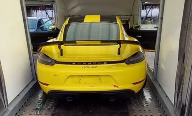 В Германии угнали трейлер с роскошным Porsche. Автомобиль стоимостью в миллионы был найден в Таборе