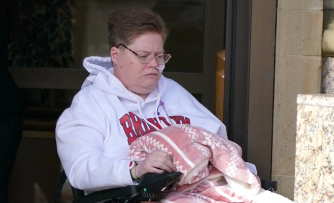 Она давала мальчику слабительное в течение многих лет. Она изуродовала его, медсестра получила семь лет