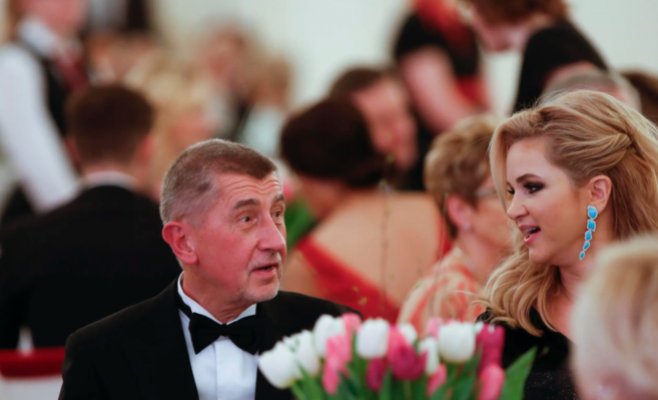 Андрей Бабиш объявил о расставании с женой Моникой