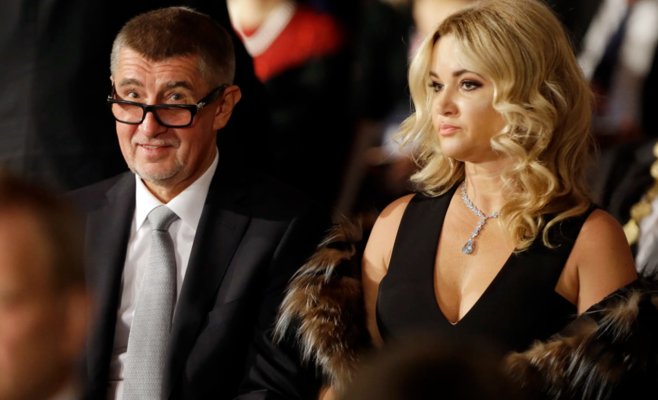 Андрей Бабиш объявил о расставании с женой Моникой