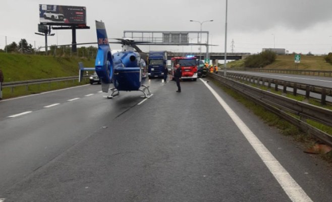 Столкновение автомобилей на Пражской кольцевой дороге: за пострадавшими вылетел вертолет