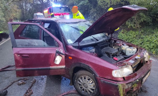 Автомобиль перевернулся на дороге возле Телче, водитель не найден
