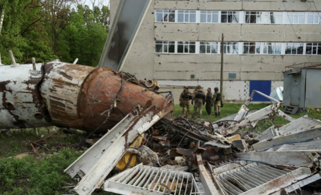 Россияне сбили треть телебашни в Харькове