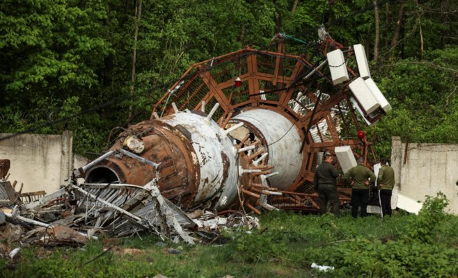 Россияне сбили треть телебашни в Харькове