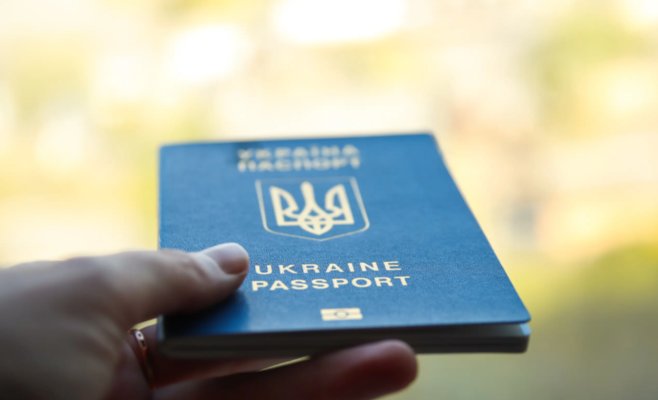 Украинцы призывного возраста смогут получить паспорт только на родине