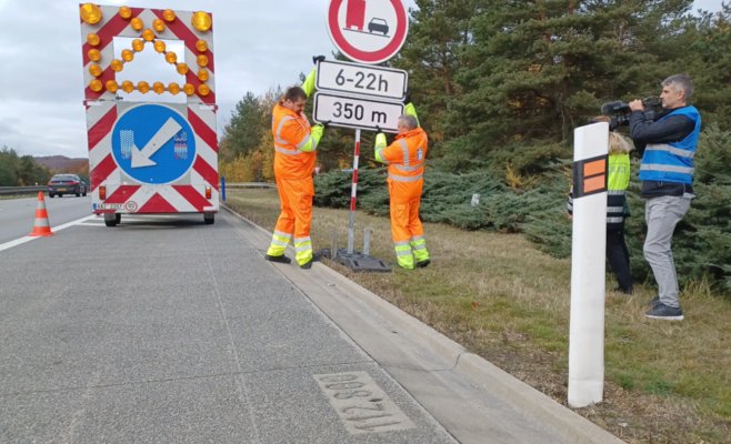 Запрет на обгон грузовиков на D1