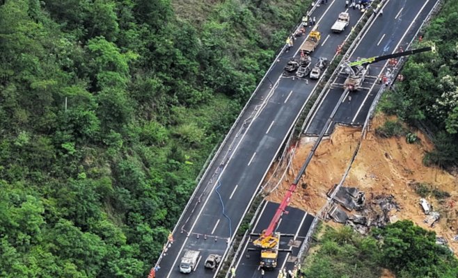 Часть шоссе обрушилась на юге Китая, погибли по меньшей мере 24 человека