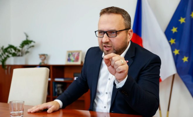 Минимальная зарплата вырастет до 47 процентов от средней. Поправка к Трудовому кодексу переходит к следующему чтению