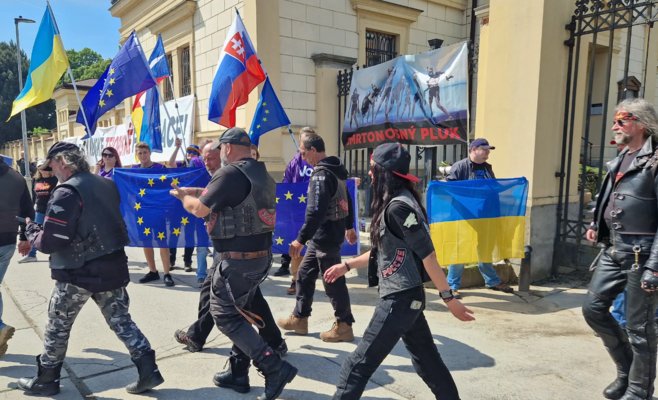 Ночные волки прибыли в Брно. Они проигнорировали противников, но не стали исполнять российский гимн