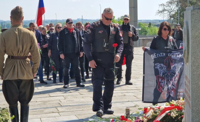 Ночные волки прибыли в Брно. Они проигнорировали противников, но не стали исполнять российский гимн