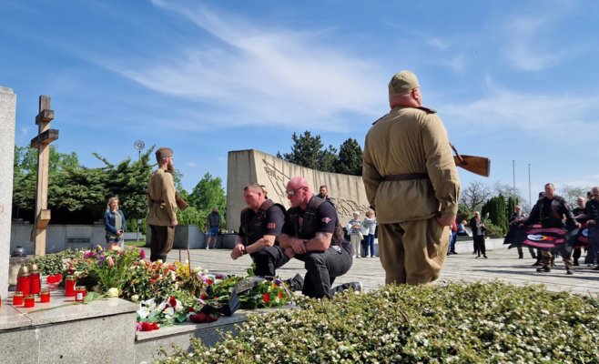 Ночные волки прибыли в Брно. Они проигнорировали противников, но не стали исполнять российский гимн