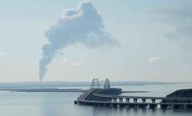 Россия больше не использует Крымский мост для снабжения войск в Украине, подтверждают спутниковые снимки