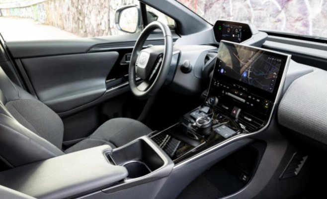 Toyota сообщает о рекордных продажах и прибыли