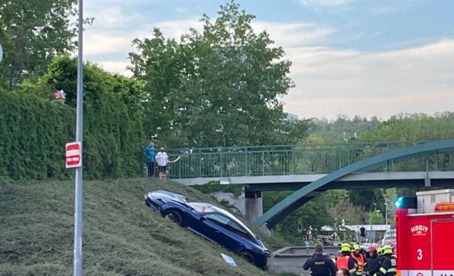 Бизнесмен, сбивший на Porsche женщину с коляской, не прошел токсикологическую экспертизу в больнице