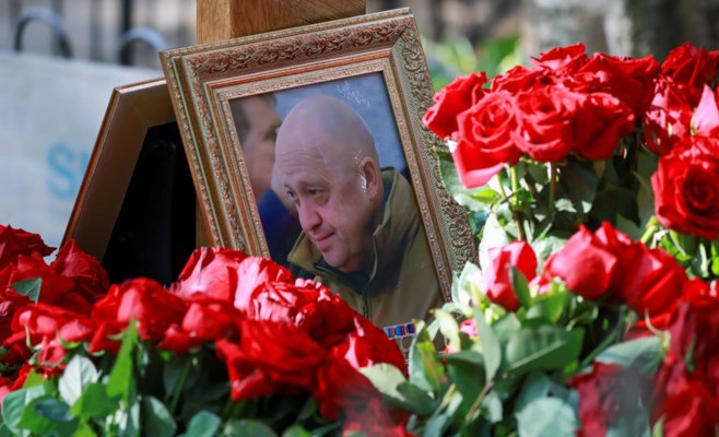 Гроб Евгения Пригожина залили бетоном