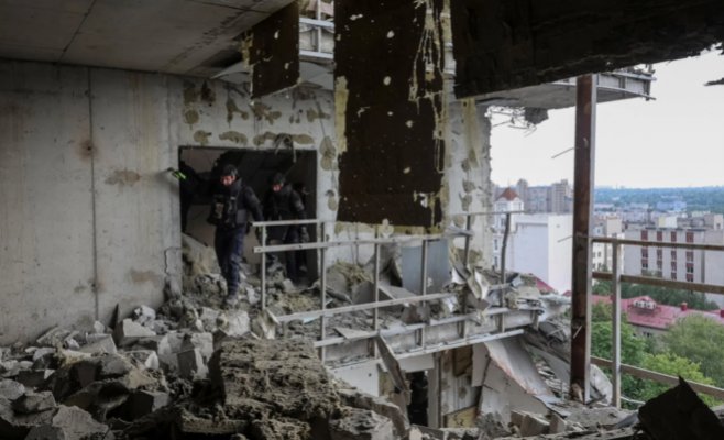 В быстром продвижении России под Харьковом также виноват Запад. Он запретил украинцам стрелять через границу