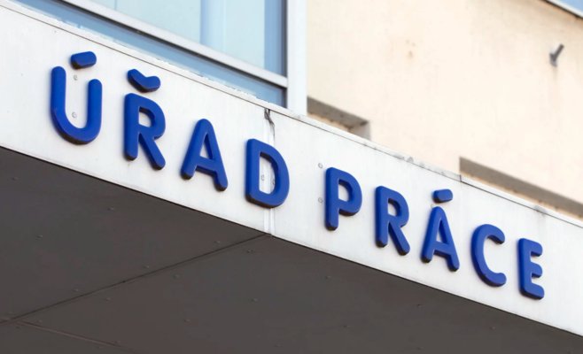 Число несовершеннолетних в бюро по трудоустройству выросло на треть