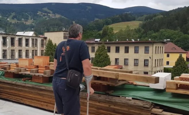 Пациент стал инвалидом после операции на колене и обратился в полицию