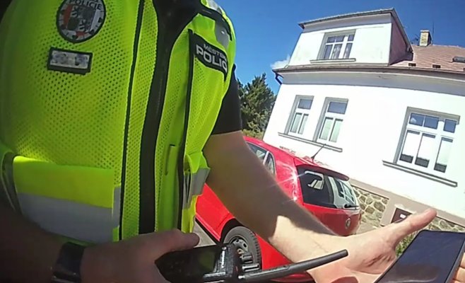 Весьма необычный случай: 63-летнего мужчину впервые поймали за вождением без прав