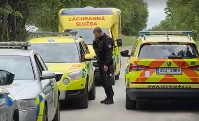 Мужчина, находившийся в розыске, найден полицией с пистолетом в руке: суицид предотвращен