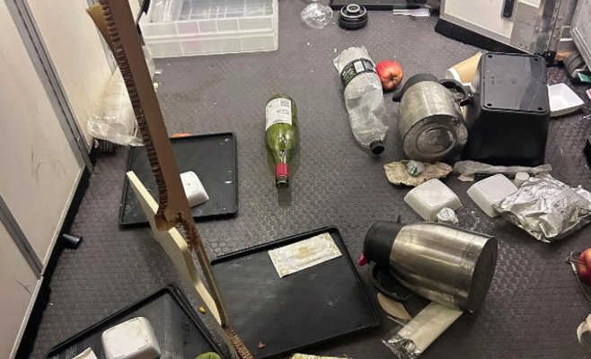 Тяжелые травмы и кровотечения: Видео показывает последствия трагических турбуленций на рейсе из Лондона