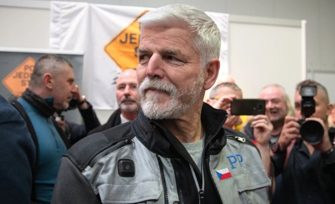 Президент Чехии Петр Павел попал в аварию на мотоцикле: дворец меняет программу