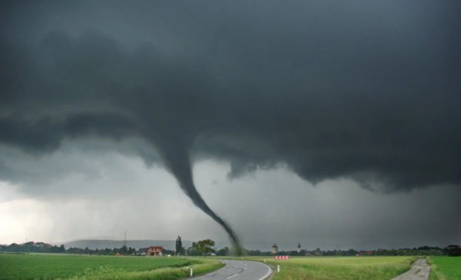 В Дрездене угрожает торнадо: метеорологи предупреждают о стихии
