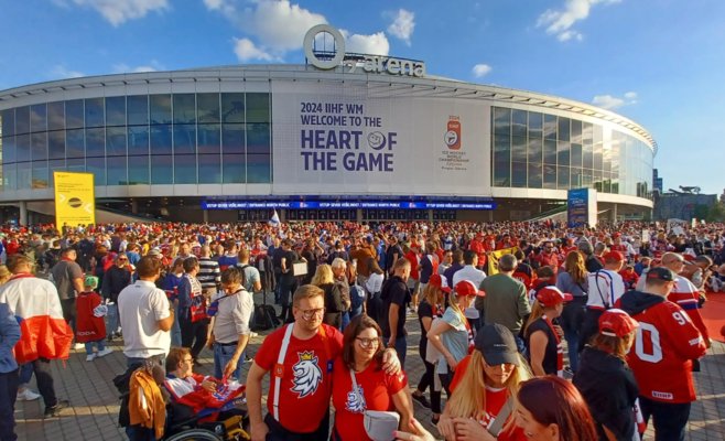 Мошенники с билетами нанесли ущерб хоккейным фанатам на 2,6 миллиона крон