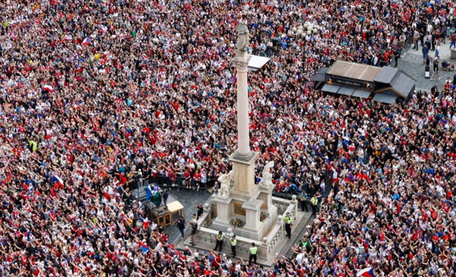 Коллапсы и переломы: интенсивная работа медиков на хоккейном чемпионате