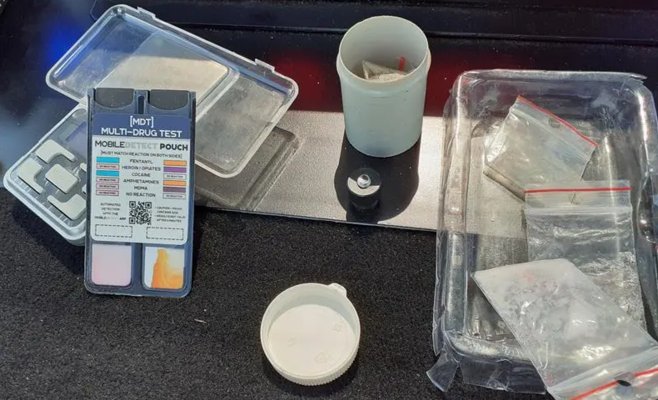 Мужчина, перевозивший наркотики в Трутнове, выдавал себя за своего кузена