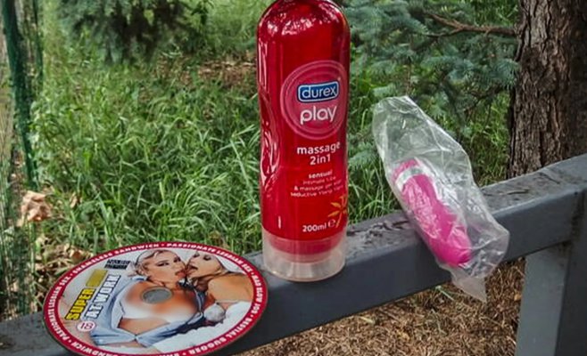 Пльзеньские полицейские были удивлены находкой сумочки с эротическими принадлежностями