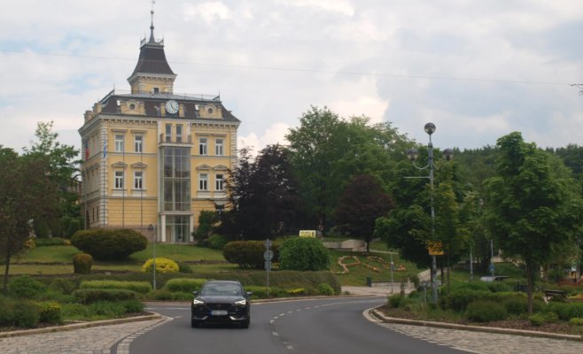 Нет врачей, не хватает полицейских, процветает бедность: Аж и другие города ищут выход