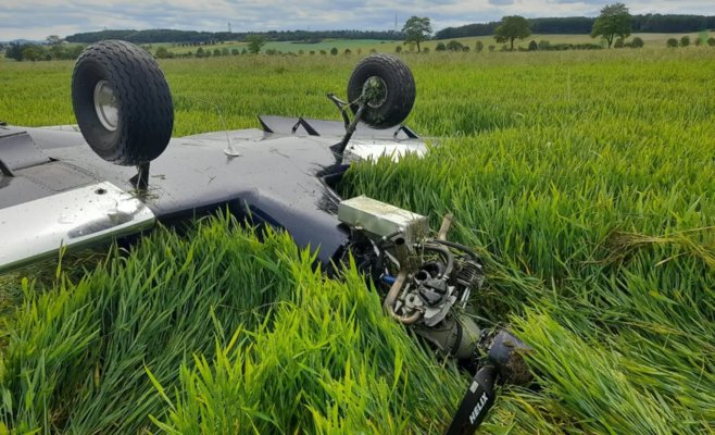 Аварийная посадка самолета в Писецком: пострадали косуля и самолет