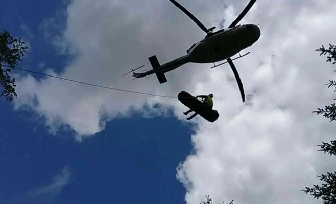 Раненого велосипедиста на Бланенско спасал вертолет