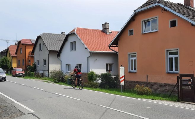 «Буду жить под мостом»: житель Йистебника возмущен строительством высокоскоростной железной дороги